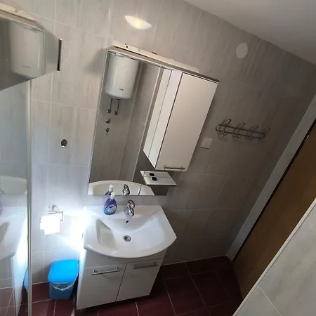 아파트 Family-friendly With Swimming Pool Sabunike, Zadar - 11837