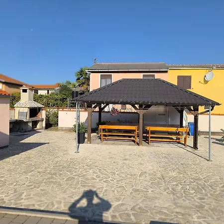 Family-friendly With Swimming Pool Sabunike, Zadar - 11837 * 프리블라카